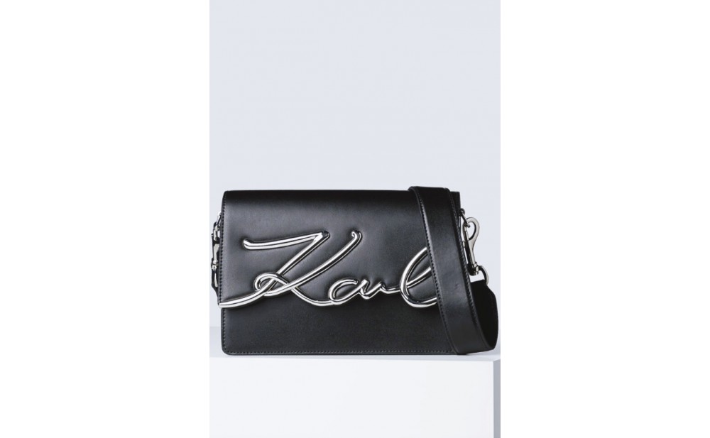  Karl Lagerfeld, the great brand handbag designer that changed the world